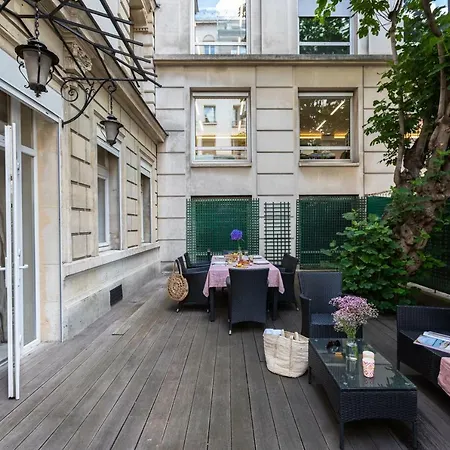 Milestay Champs Elysees Apartmán *