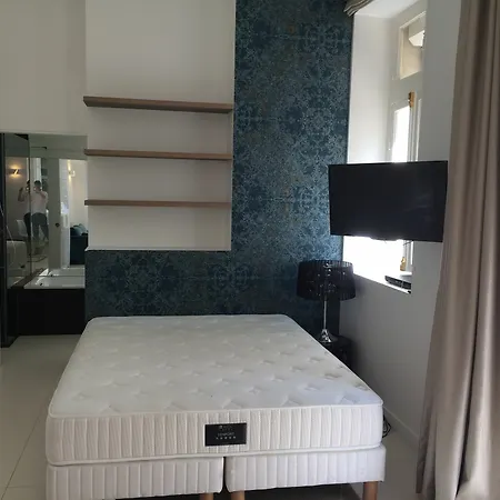 Milestay Champs Elysees Apartmán *
