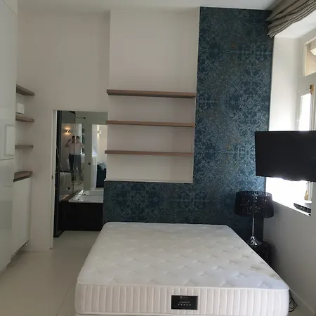 Apartment Milestay Champs Elysees Paris